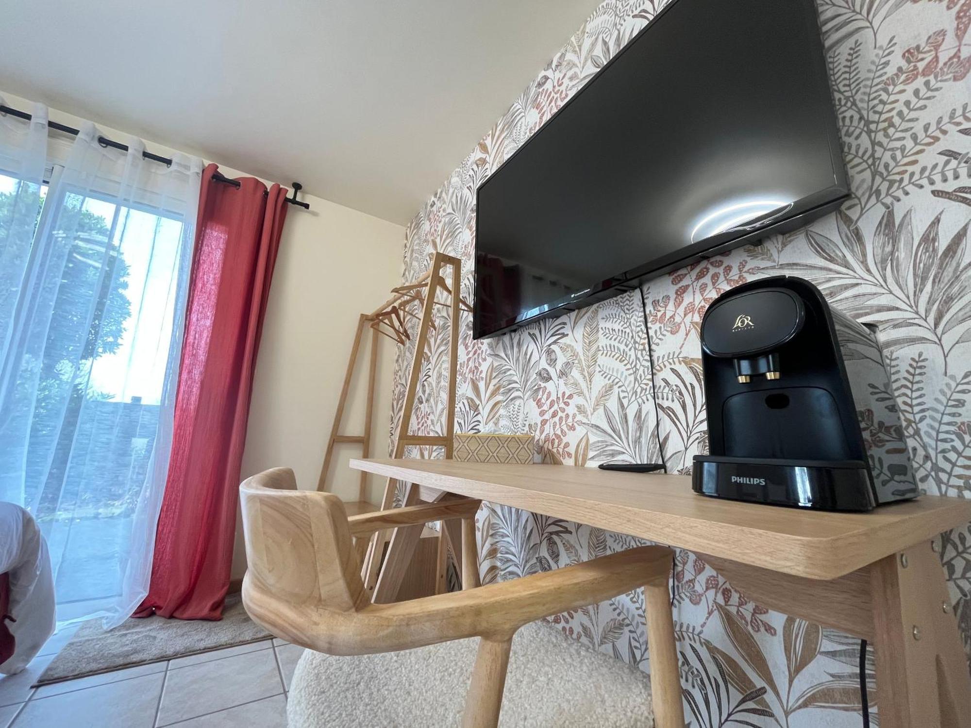 Au Petit Bignon Bed & Breakfast Les Epesses Exterior photo