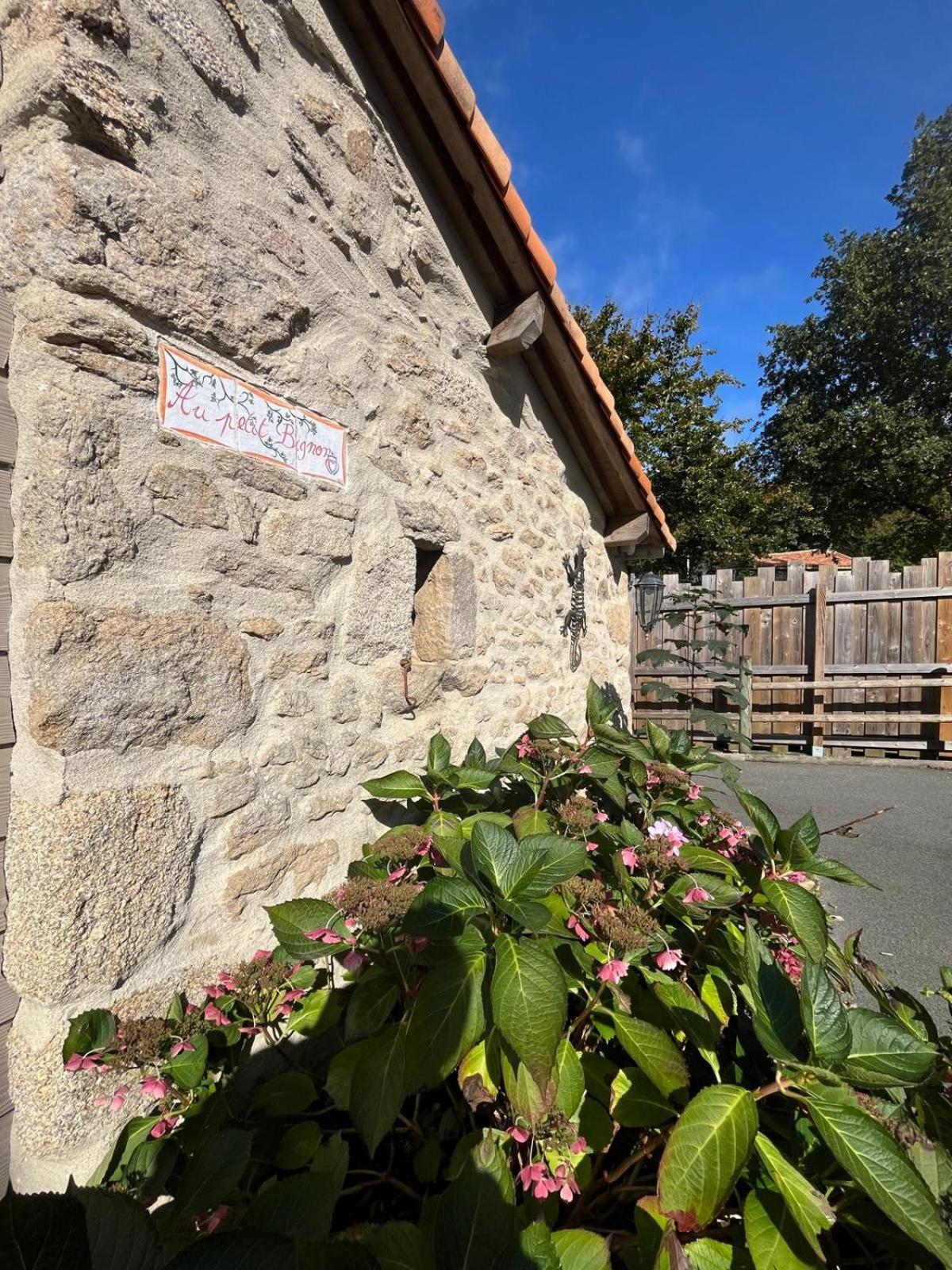 Au Petit Bignon Bed & Breakfast Les Epesses Exterior photo